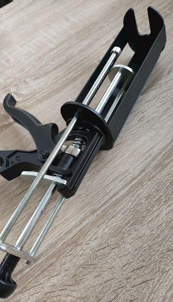 PISTOLET DO KLEJU AKEMI