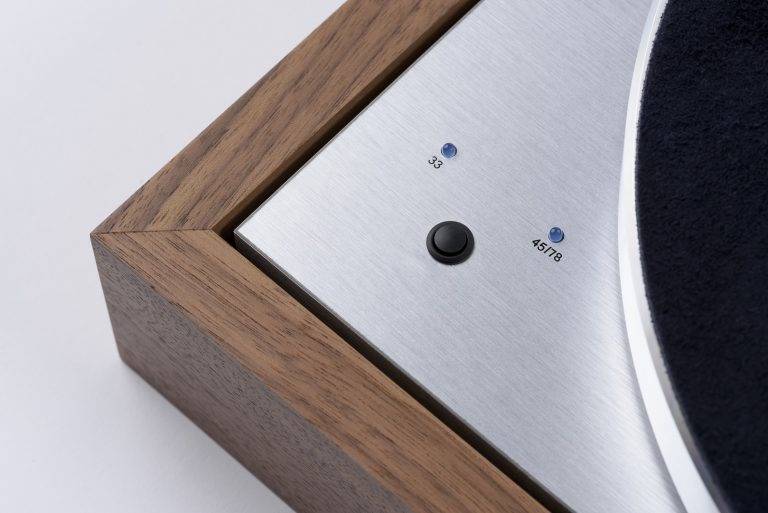 GRAMOFON PROJECT CLASSIC EVO ORZECH Z WKŁADKĄ
