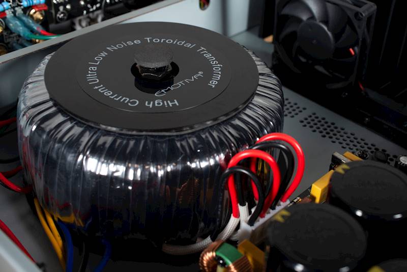 WZMACNIACZ STEREO EMOTIVA BASX TA2  ZINTEGROWANY