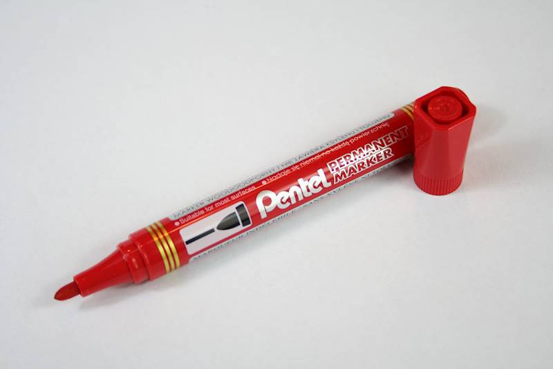 Marker permanentny czerwony, okrągła końcówka 1,5 | PENTEL