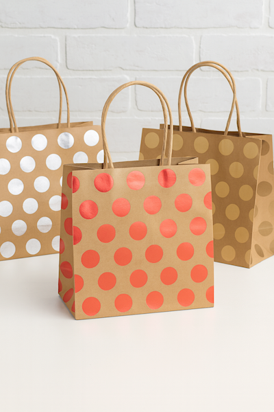 Torebka na prezenty 16.5x8x16.5 cm w kropki