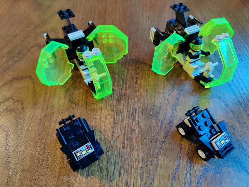 LEGO Space 6981 Blacktron II Aerial Intruder