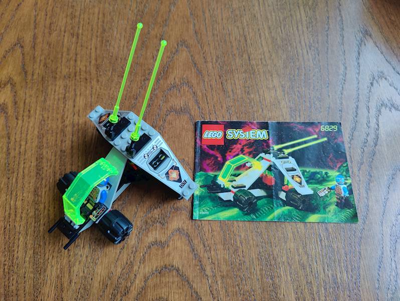LEGO Space 6829 UFO Radon Rover