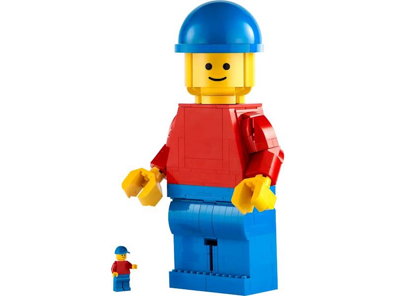 LEGO 40649 Up scaled LEGO minifigure