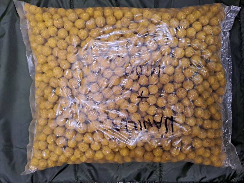Kulka Firmowa RED KARP WANILIA / MIÓD  1KG