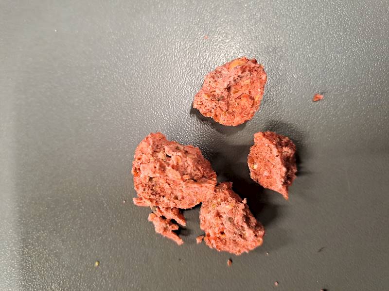 Kulka Firmowa RED KARP TRUSKAWKA 1KG