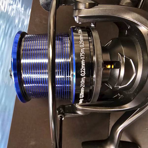 Kołowrotek Amic 6000 7+1bb