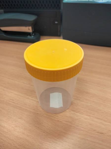 Pojemnik na mocz 100ML