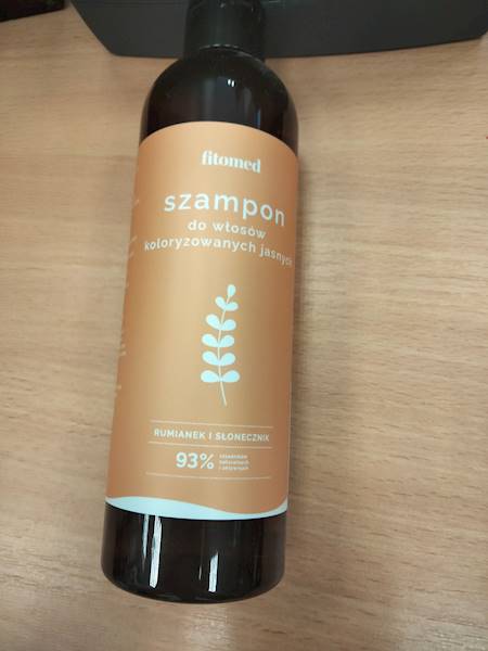 Szampon do włosów koloryzowanych jasnych