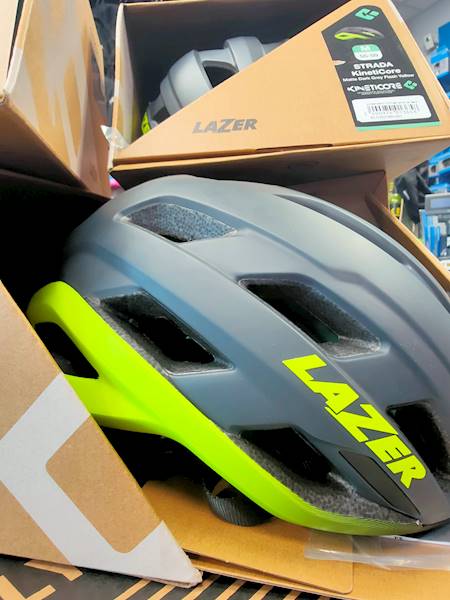 LAZER STRADA KINETICORE L DARK GREY-FLASH YELLOW