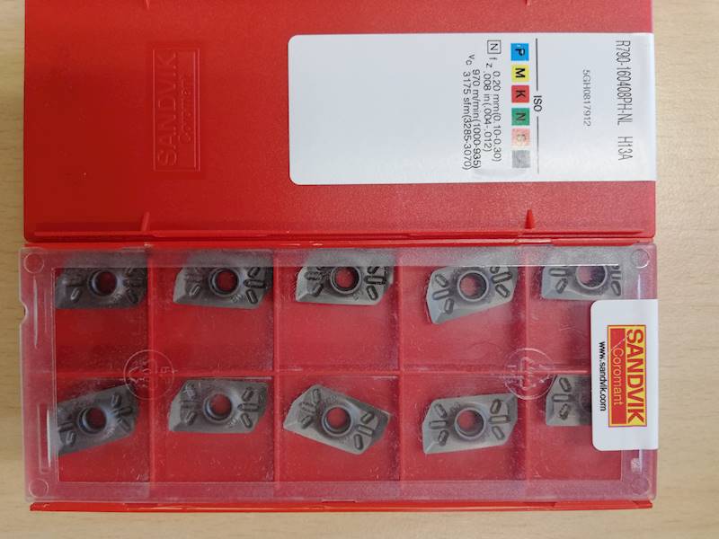 SANDVIK R790-16 04 08PH-NM H13A