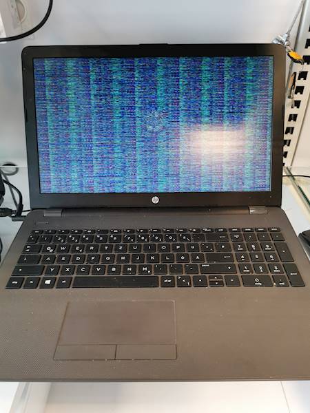 Usługa wymiany matrycy LCD LED w laptopie