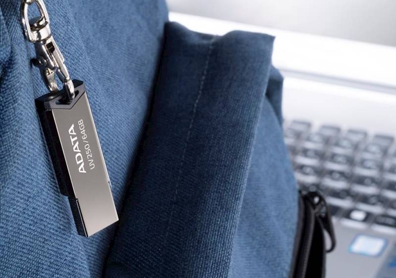 ADATA UV250 32GB USB2.0 Metallic