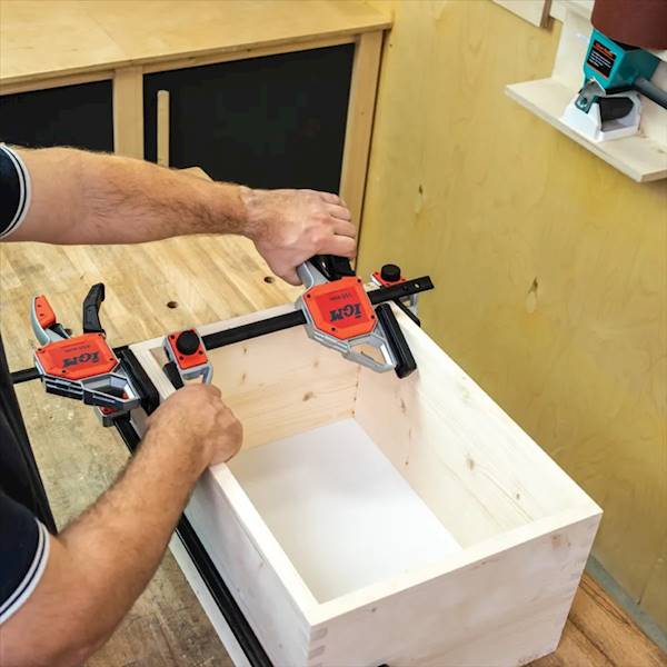 IGM Ścisk szybkomocujący 95x600mm 