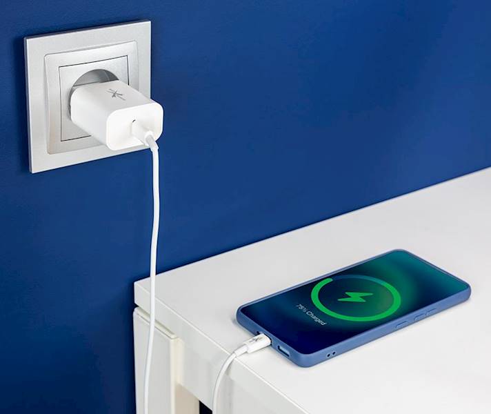 Ładowarka sieciowa 1xTYP-C + kabel Iphone 1.2m 25W 3A biała eXtreme