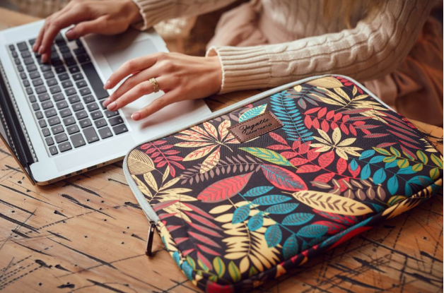 Etui na laptopa 13,3" kolorowe liście 