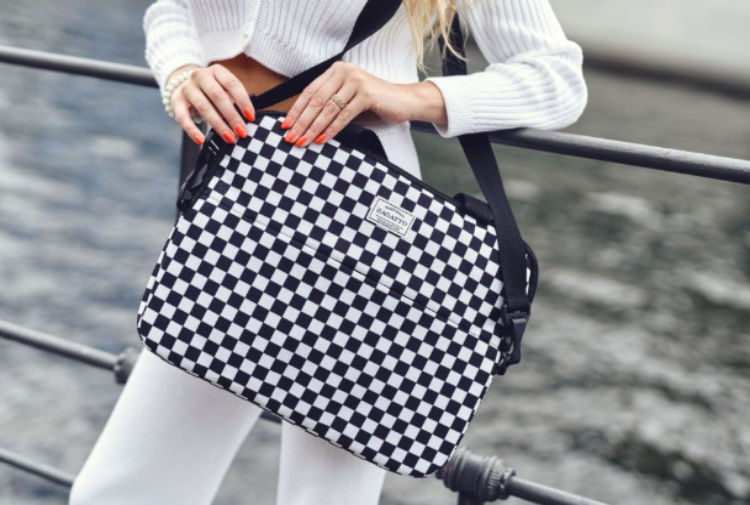 Torba na laptopa z motywem szachownicy 15,6” ZG764