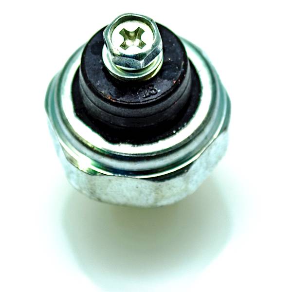 Czujnik ciśnienia oleju Casalini Mitsubishi L2c