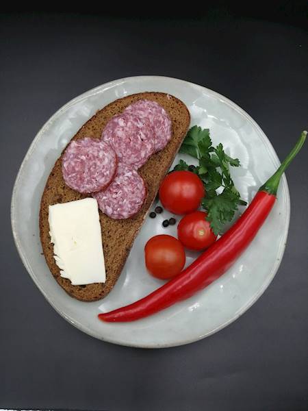 Kiełbasa wędzona na zimno  Cesnakine 230 g