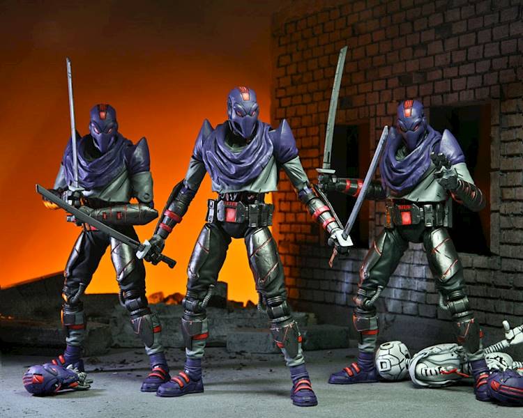 Teenage Mutant Ninja Turtles: Foot Bot - The Last Ronin Ultimate 18 cm
