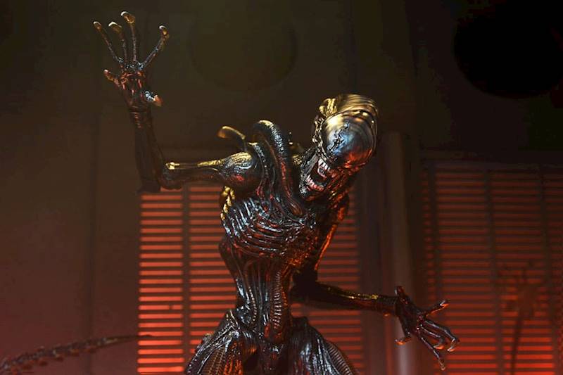 Alien: Romulus Ultimate Scorched Xenomorph 18 cm