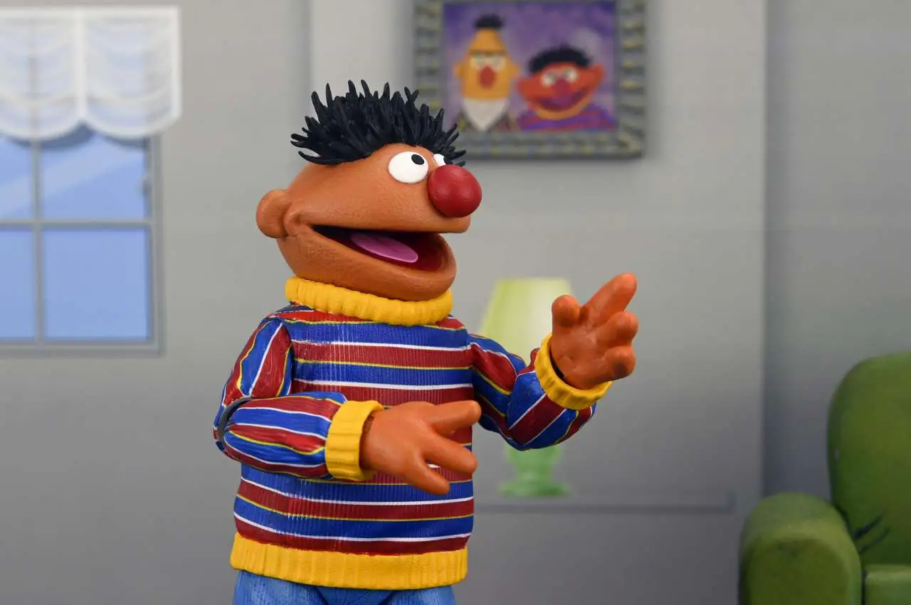Sesame Street: Ernie - Ultimate 17 cm