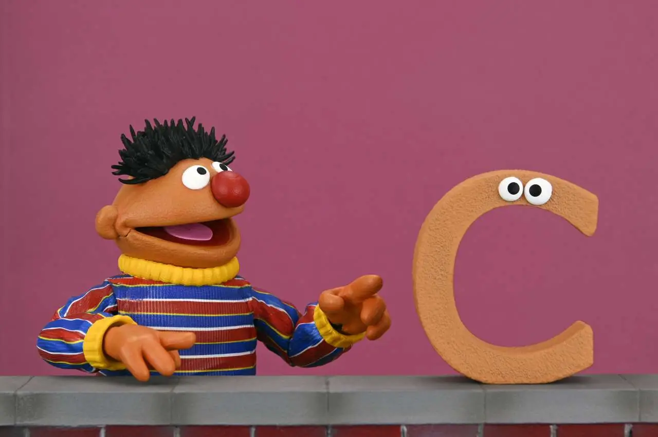 Sesame Street: Ernie - Ultimate 17 cm
