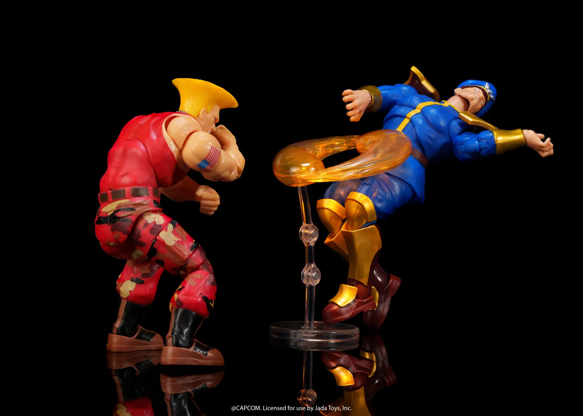 Ultra Street Fighter II: The Final Challengers - Giulie & Bison Deluxe 17 cm