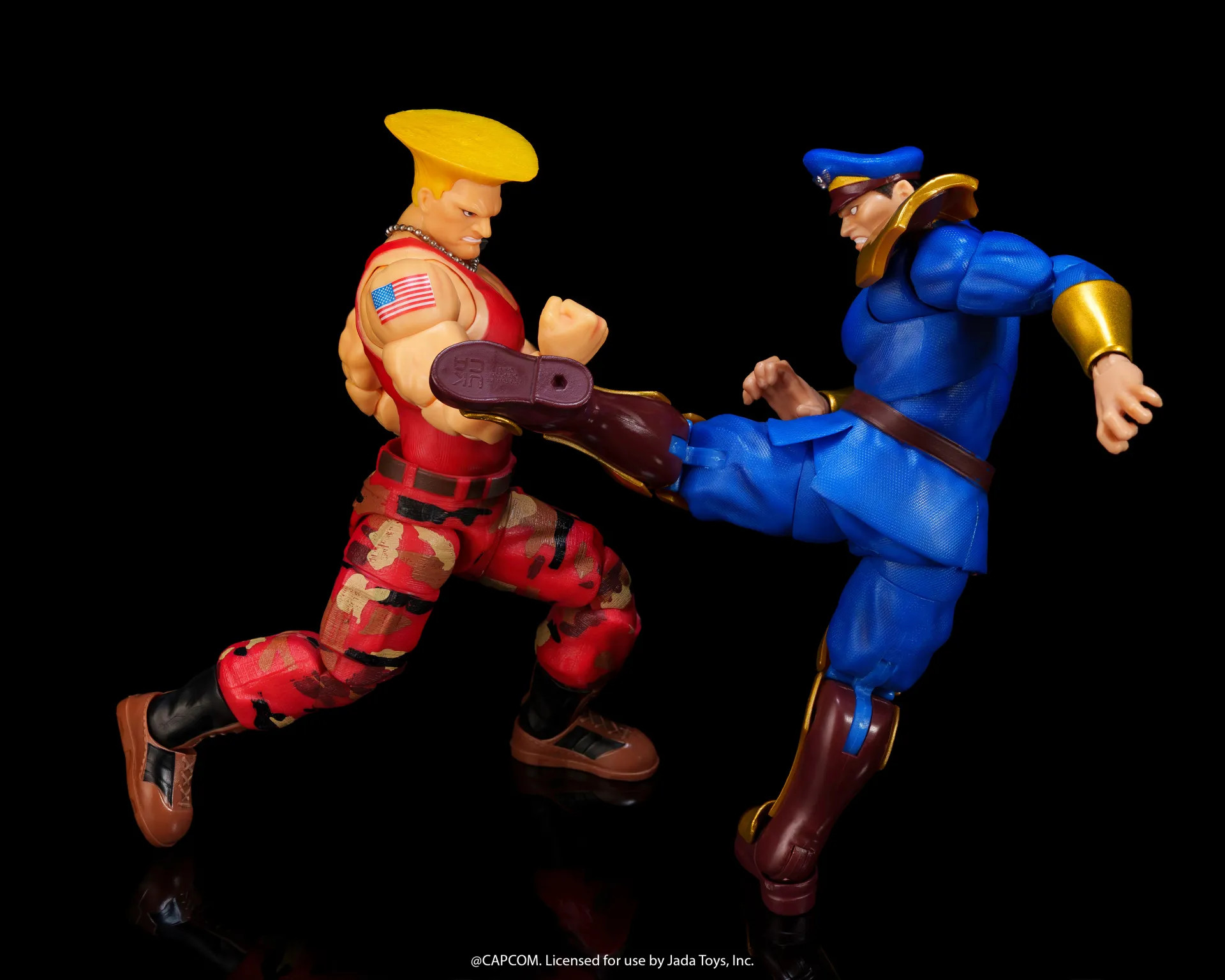 Ultra Street Fighter II: The Final Challengers - Giulie & Bison Deluxe 17 cm