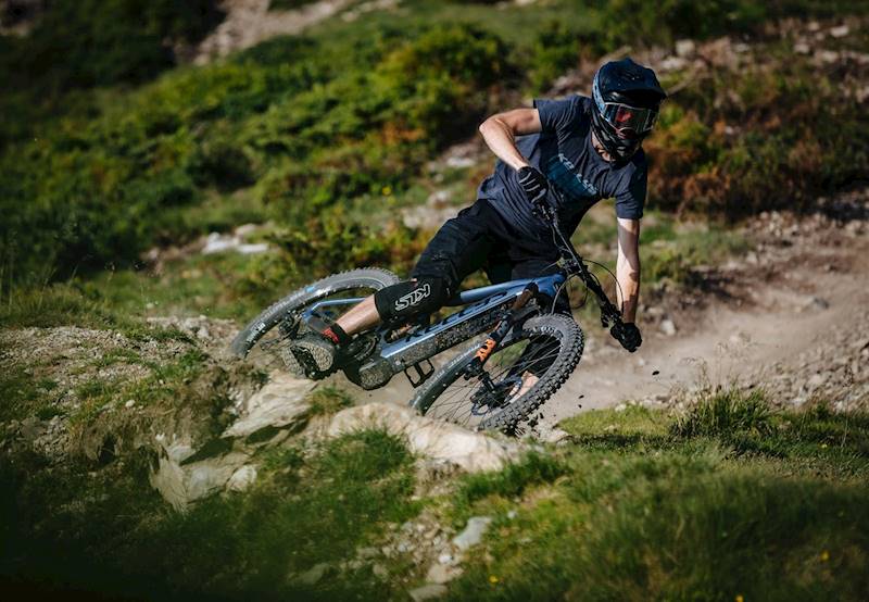 ROWER KELLYS THEOS I50 SH RAMA M KOŁA 29"/27,5" GRAFITOWY (17,5AH)