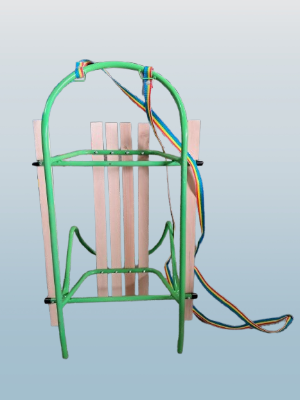 Sanki drewniano-metalowe z oparciem i podnóżkiem d