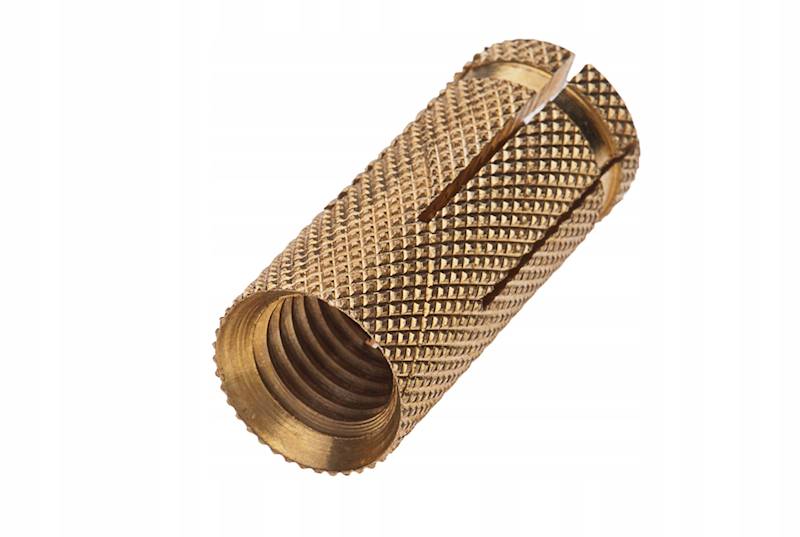 Tuleja rozporowa mosiężna M12