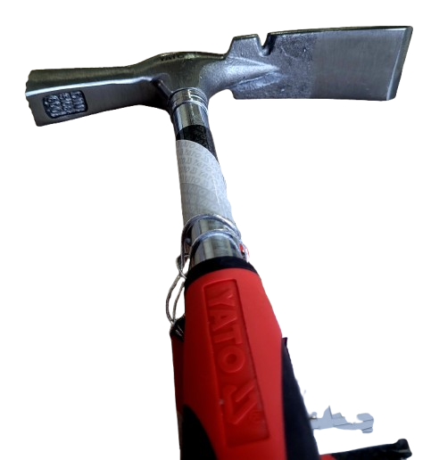 Młotek   murarski Berliński  600g  YATO