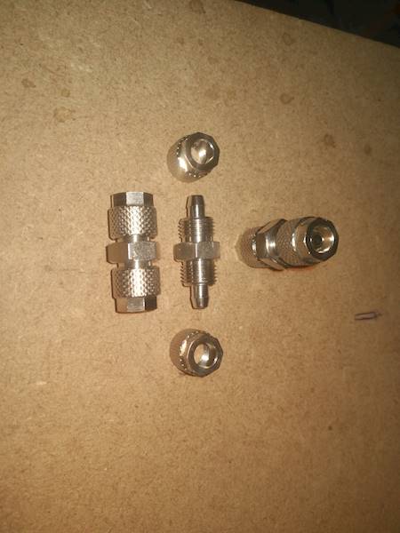 Złączka bryzy metalowa prosta 6mm  // Water hose metal connector straight art 658851