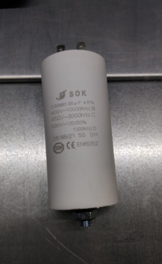 Kondensator 35uF 450V // Capacitor 35uF art 169