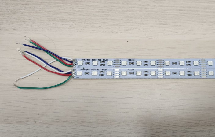 Pasek Aluminiowy z LED RGB  // Alu profile with LED RGB art. 73004