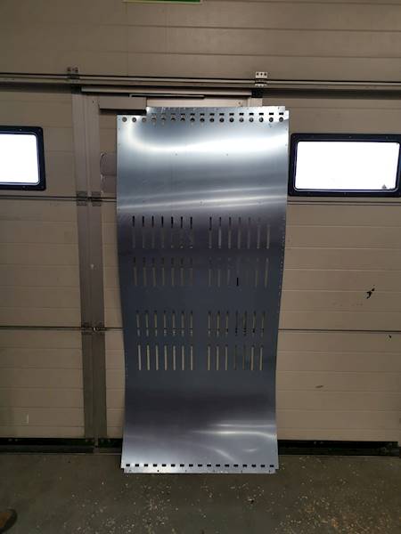 Blacha mocująca lampy w plecach Luxura V7 // Lamp mounting plate in the back of the Luxur V7 art. 17470
