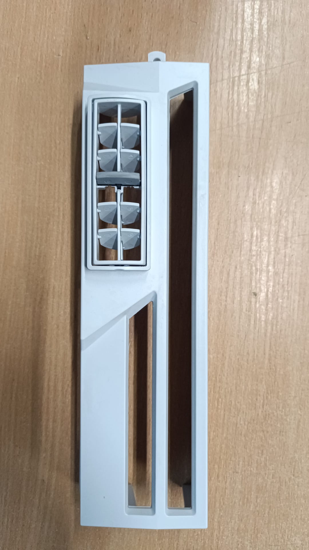 Obudowa nawiewu twarzy, lewa // Housing nozzle, left Prestige LV/BV/SA art. 1511482