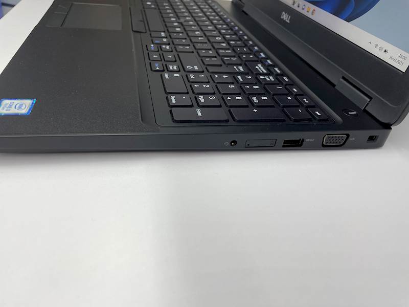 Laptop Dell Latitude 5591 Intel i5 Pamięć 16gb Dysk 256gb ssd Windows Gwarancja