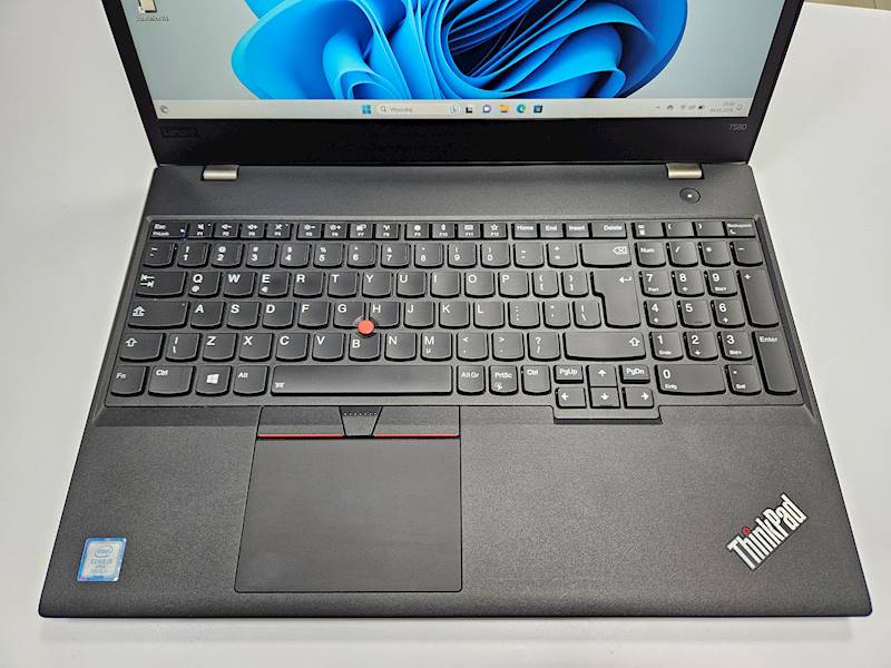 Laptop Lenovo ThinkPad T580 Intel i5 Pamięć 16gb Dysk 240gb ssd Windows Gwarancja