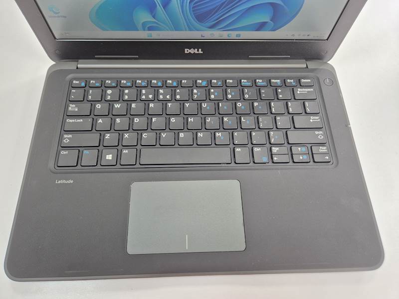 Laptop Dell Latitude 3380 Intel i5 Pamięć 16gb 240gb ssd Wndows Gwarancja