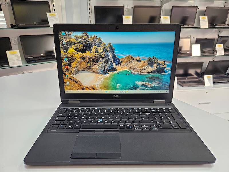 Laptop Dell Latitude 5580 Intel i3 Pamięć 12gb Dysk 256gb ssd Windows Gwarancja