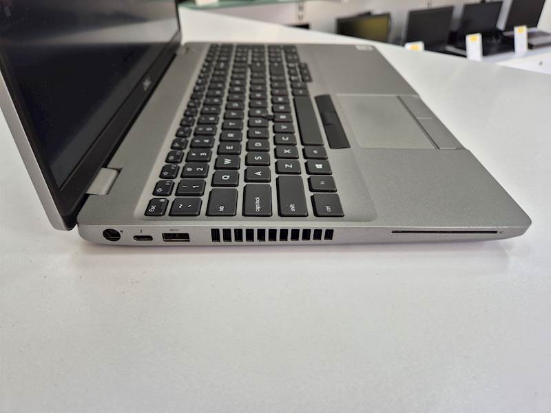 Laptop Dell Latitude 5511 Intel i5 Pamięć 32gb Dysk 480gb ssd Windows Gwarancja