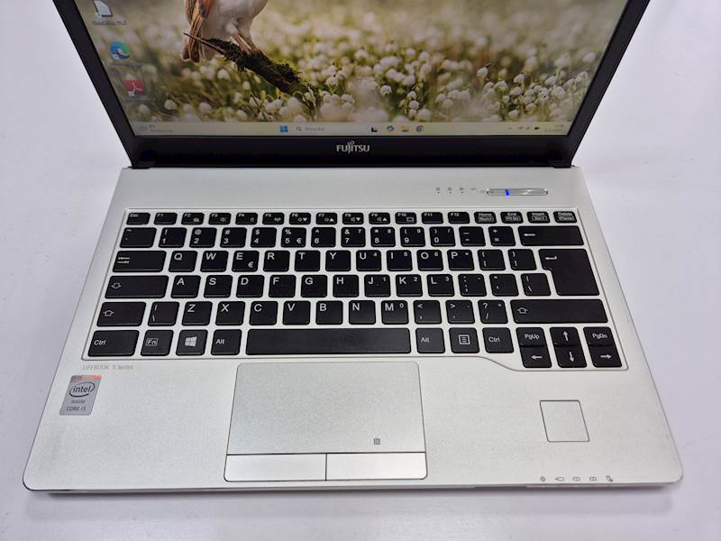 Laptop Fujitsu S935 Intel i5 Pamięć 8gb Dysk 240gb ssd Windows Gwarancja