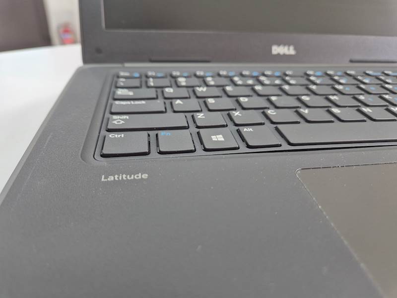 Laptop Dell Latitude 3380 Intel i5 Pamięć 16gb 240gb ssd Wndows Gwarancja
