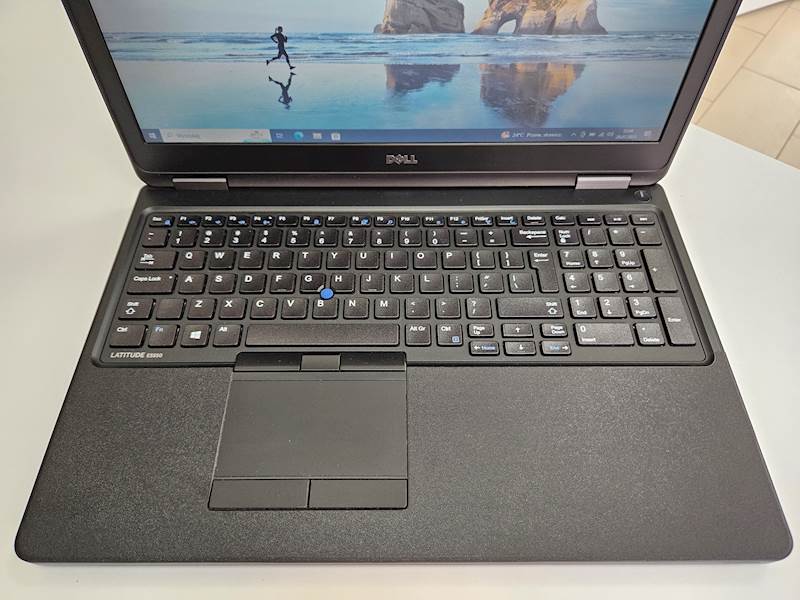 Laptop Dell E5550 Intel i5 Pamięć 8gb Dysk 240gb ssd Windows Gwarancja