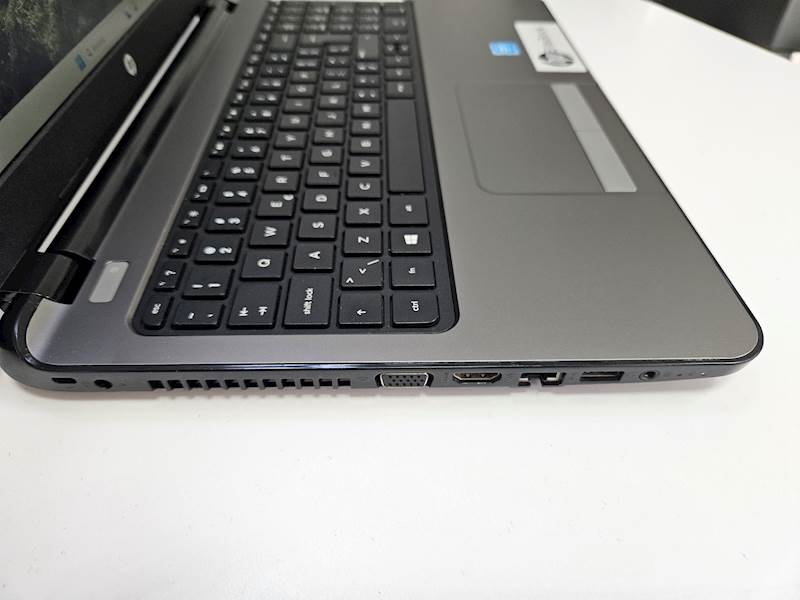 Laptop HP 250 G3 Intel i3 Pamięć 8gb Dysk 120gb ssd Windows Gwarancja