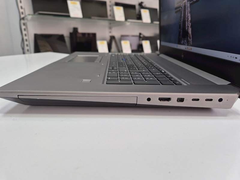 Laptop ZBook 17 G6 Intel i5 Pamięć 16gb 256gb ssd + 500gb fdd Windows Gwarancja