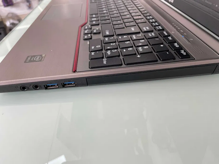 Laptop Fujitsu E756 Intel i5 Pamięc 8gb Dysk 240gb ssd Windows Gwarancja
