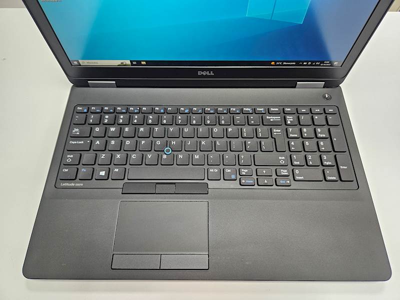 Laptop Dell E5570 Intel i5 Pamięć 16gb Dysk 240gb ssd Windows Gwarancja